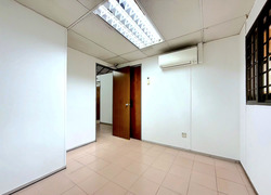 Jurong West Street 92 (D22), Shop House #584826651